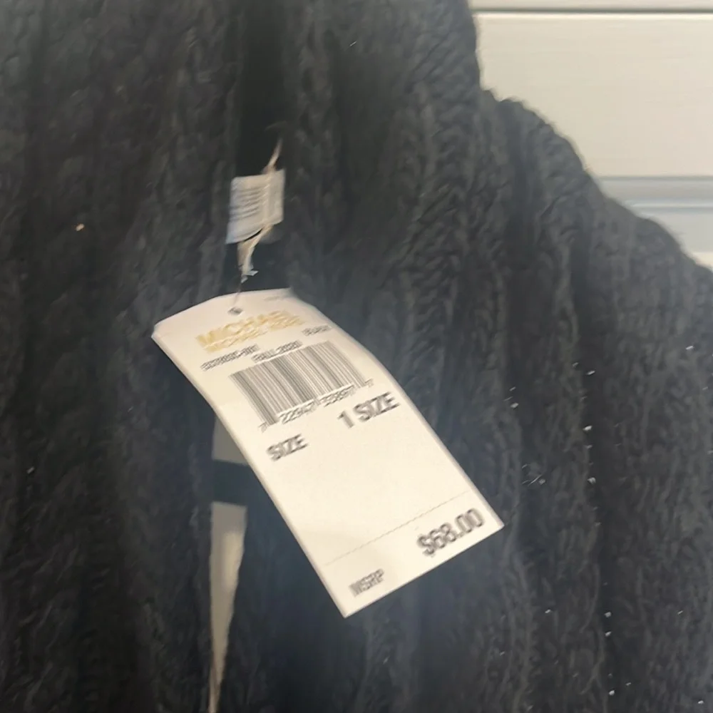 Michael Kors round scarf